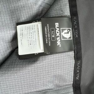 Black Yak size L men’s ski pants, NWT